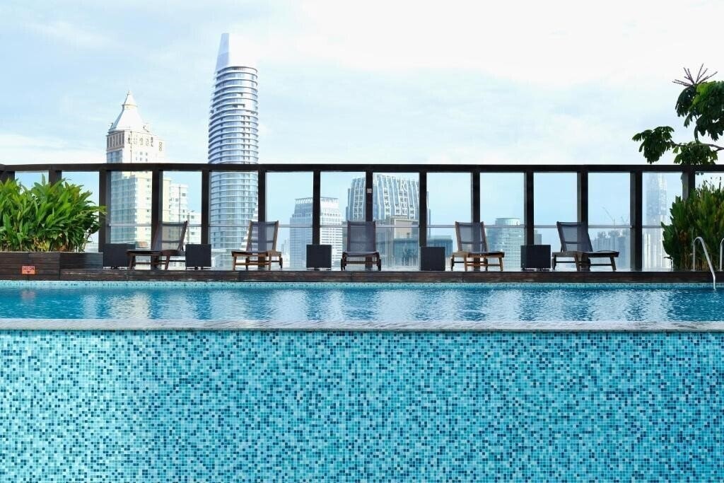 Отель Urbana Langsuan 5*