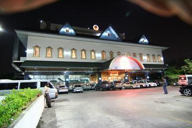 Отель 13 Coins Hotel Ngam Wong Wan 2*