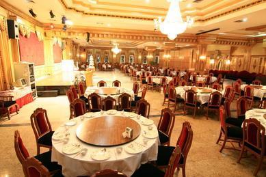 Фотография 13 Coins Hotel Ngam Wong Wan 2*