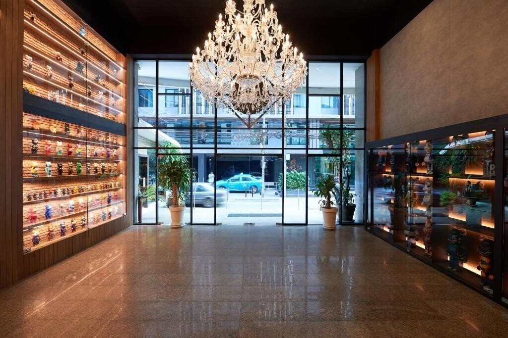 Фотография White Palace Bangkok 3*