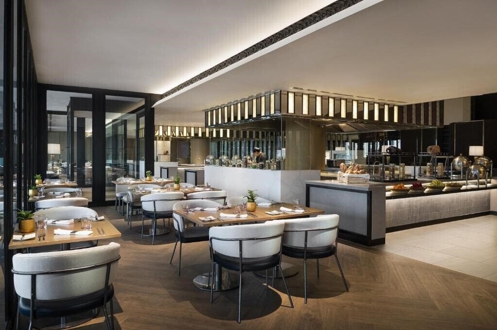 Фотографія Crowne Plaza Bangkok Lumpini Park by IHG (ex. Pan Pacific Bangkok Hotel) 4*