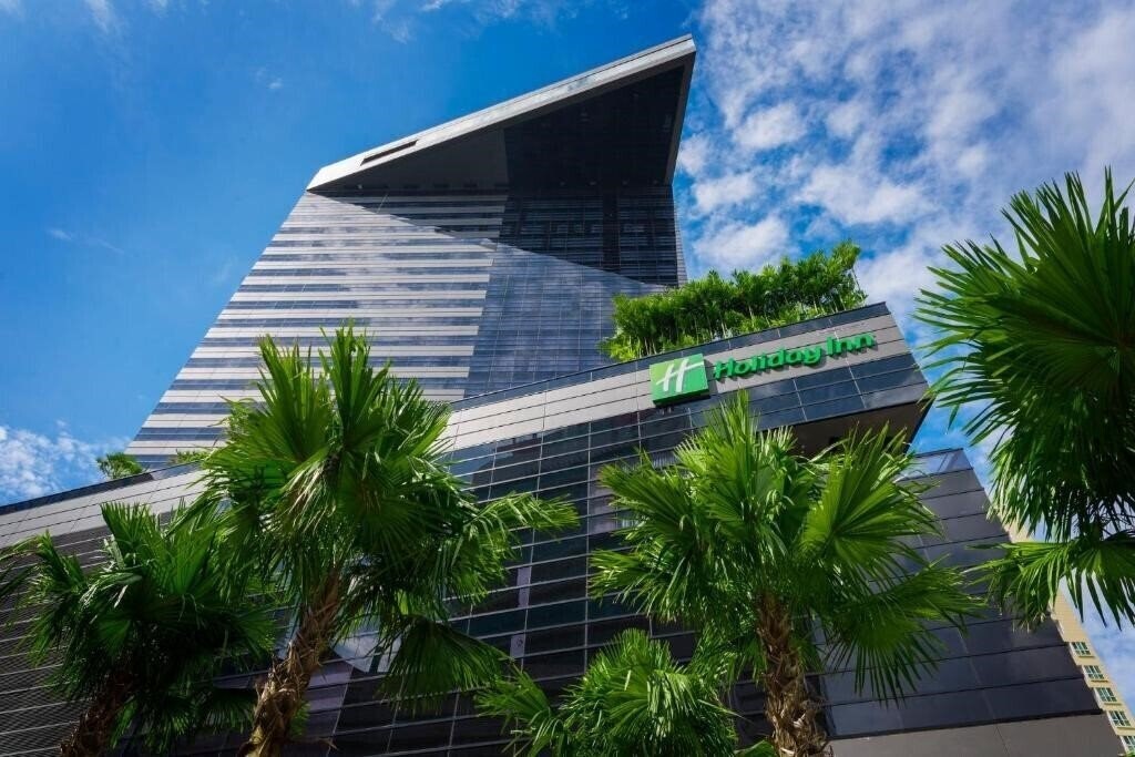 Отель Holiday Inn Bankok Sukhumvit 4*