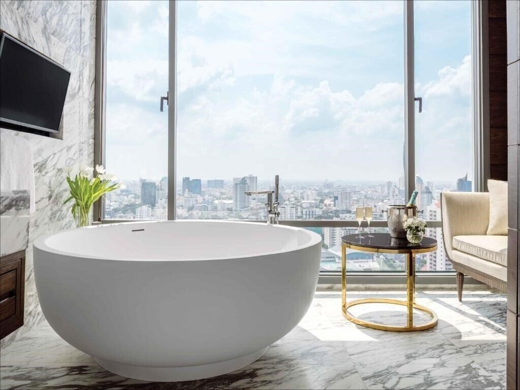 Готель 137 Pillars Suites & Residences 5*
