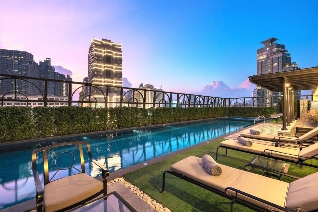 Отель The Salil Hotel Sukhumvit 57 5*