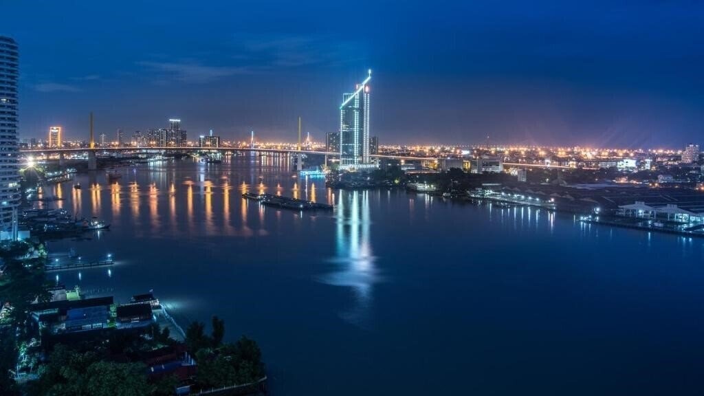 Готель Montien Riverside Hotel 5*