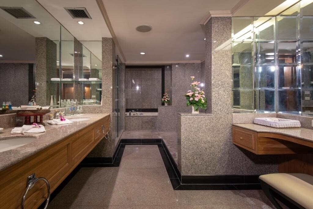 Фото Montien Riverside Hotel 5*