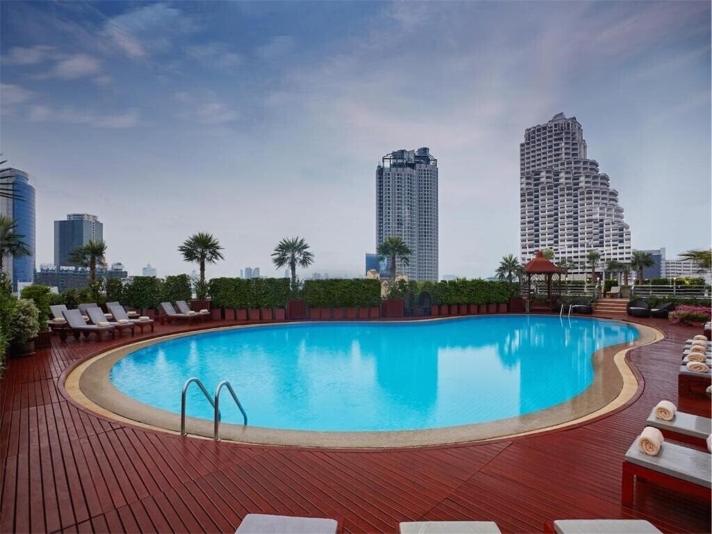 Изображение Centre Point Silom 4*