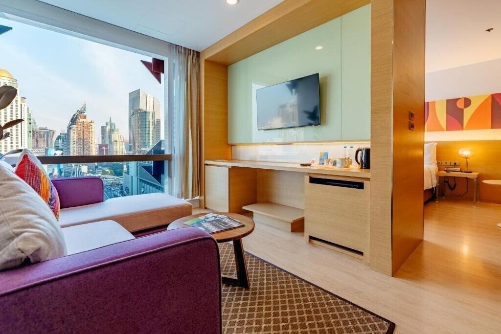 Отель Glow Pratunam 4*