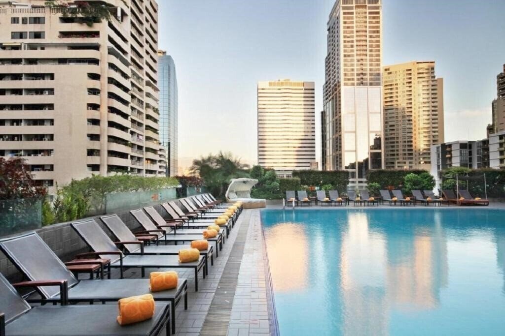 Фото Rembrandt Hotel & Suites Bangkok 4*