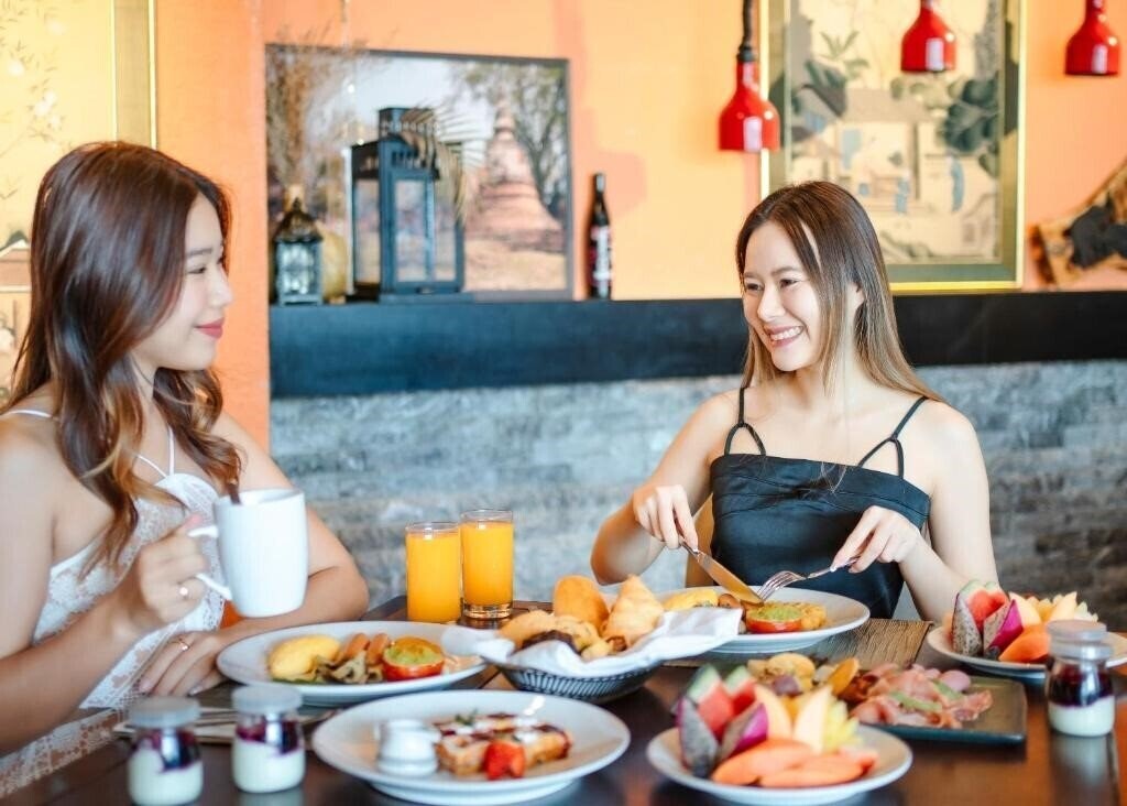 Картинка Rembrandt Hotel & Suites Bangkok 4*