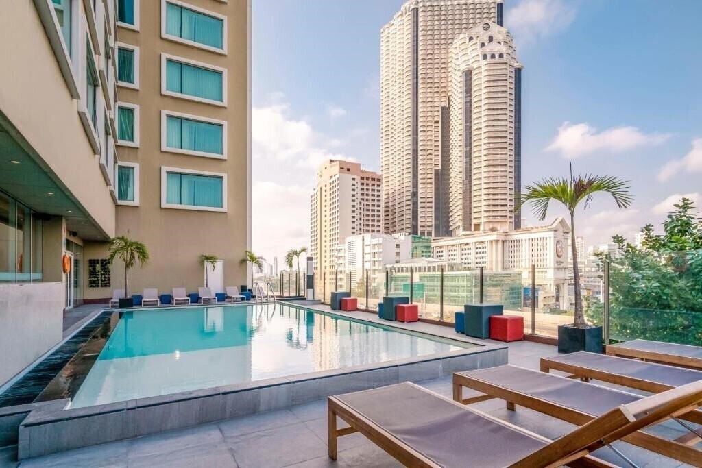 Картинка Hilton Garden Inn Bangkok Silom 4*