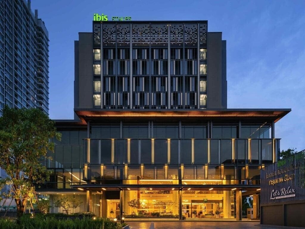 Готель Ibis Styles Bangkok Ratchada 3*