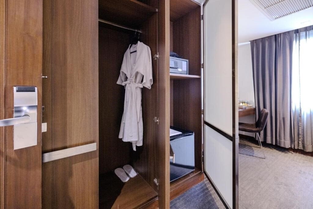 Фото S33 Compact Sukhumvit Hotel 3*