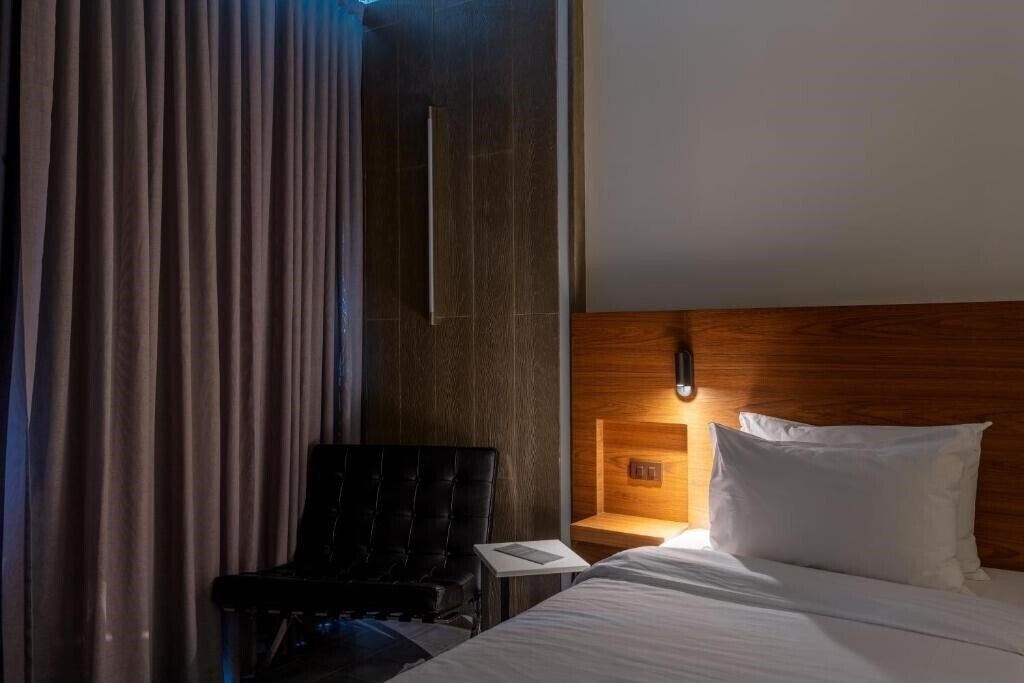 Фото Reno Hotel Bangkok Southwind Crew 4*