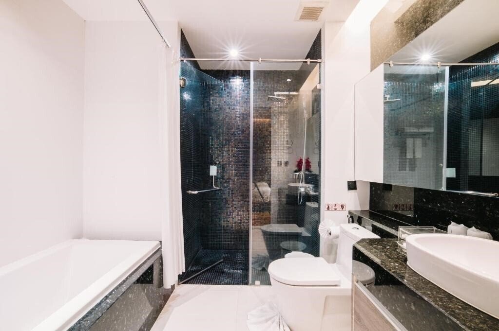 Фотография The Vertical Suite Hotel 4*