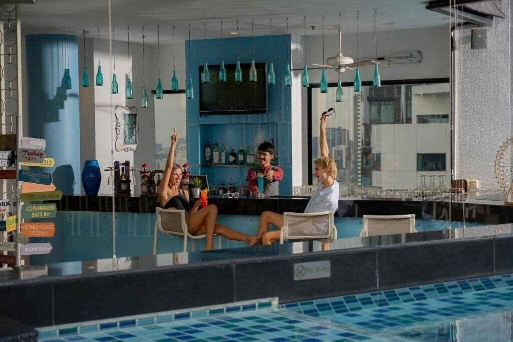 Фотография Montraj Continent Sukhumvit Bangkok 5*