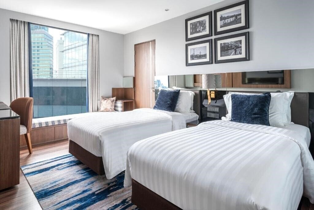 Картинка Montraj Continent Sukhumvit Bangkok 5*