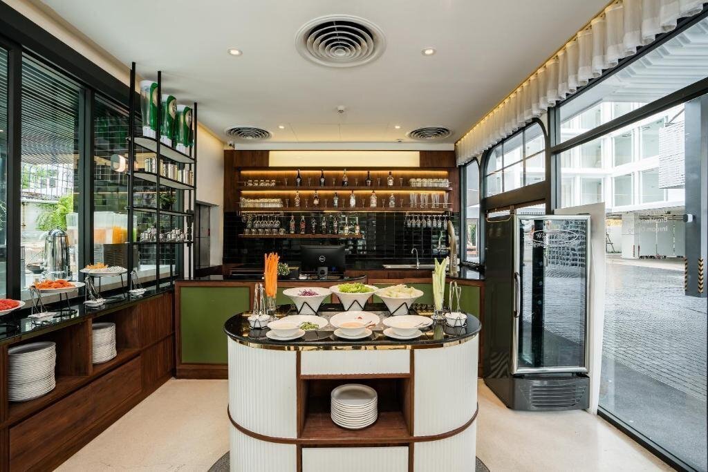 Фотографія Hotel Amber Sukhumvit 85 3*