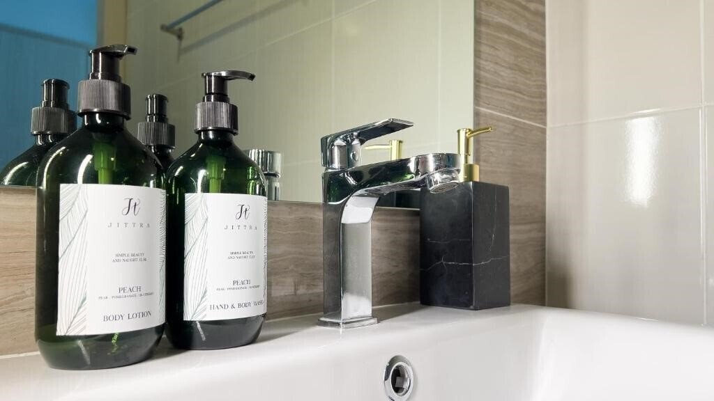 Отель Wellness Stay & Hotel Sukhumvit 107 4*