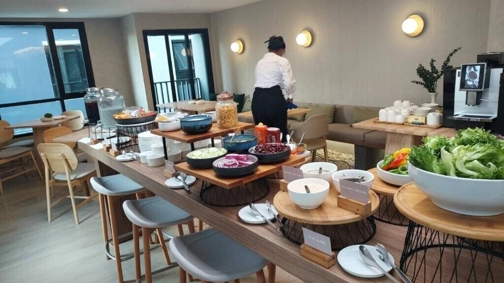 Фото Wellness Stay & Hotel Sukhumvit 107 4*