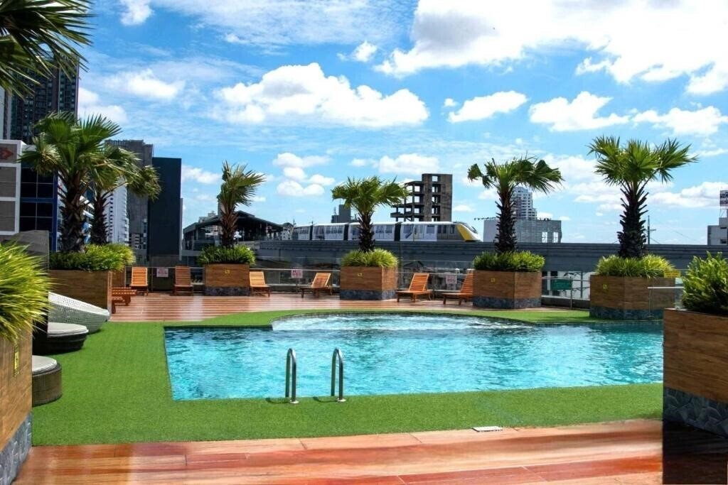 Отель The Bazaar Hotel 4*