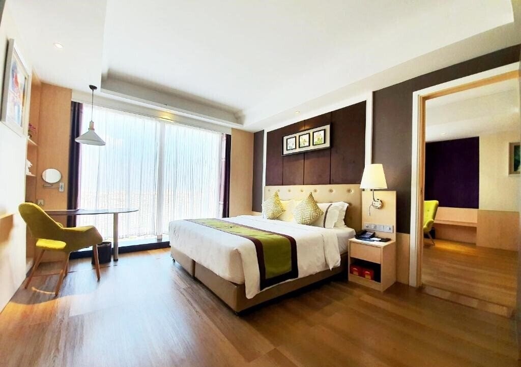 Фото The Bazaar Hotel 4*