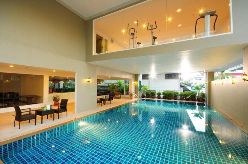 Отель Boss Suites Nana Hotel 4*