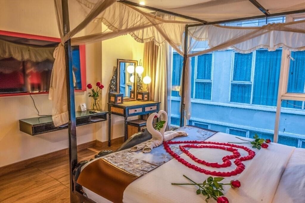 Изображение Boss Suites Nana Hotel 4*