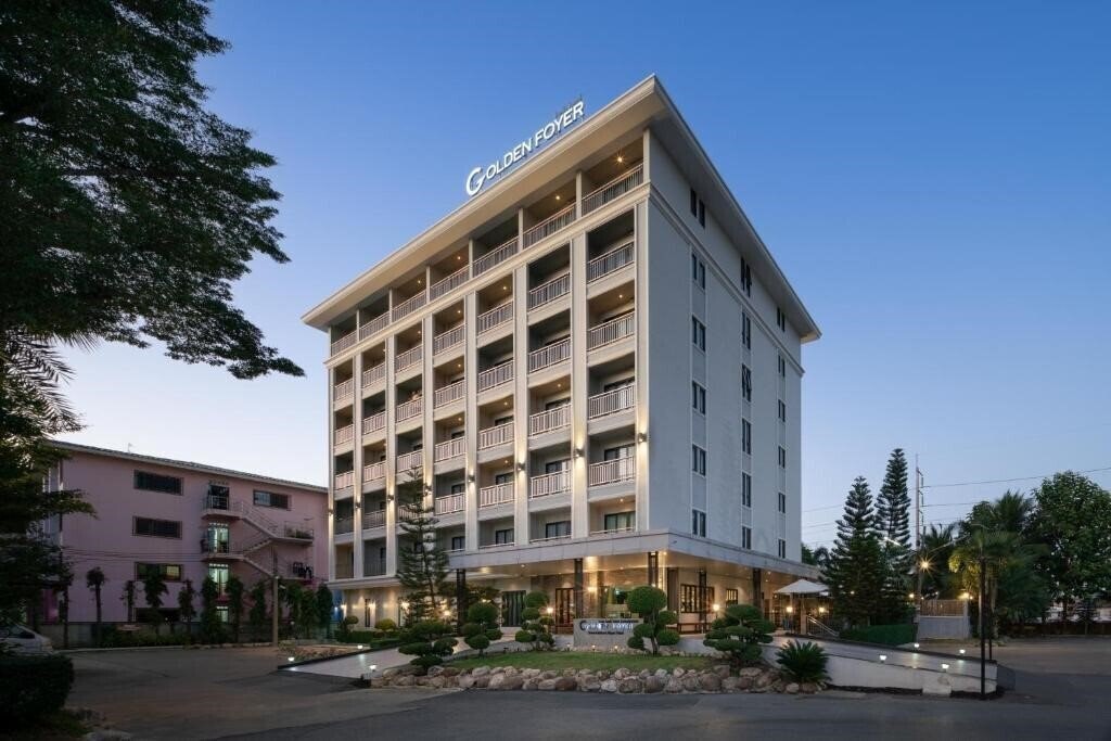 Фотографія Golden Foyer Suvarnabhumi Airport Hotel 4*