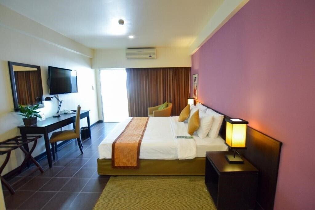 Картинка The Color Living Hotel 3*