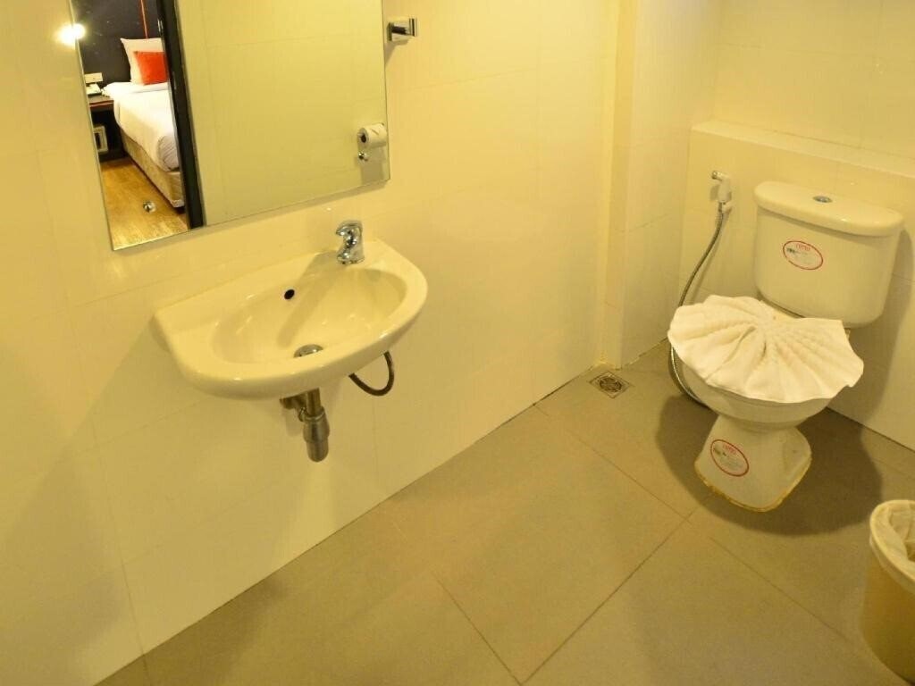 Фото H2 Hotel 3*