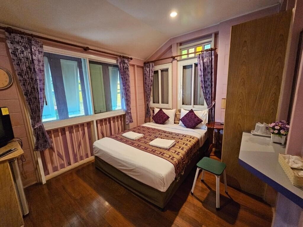 Картинка Samsen Sam Place 3*