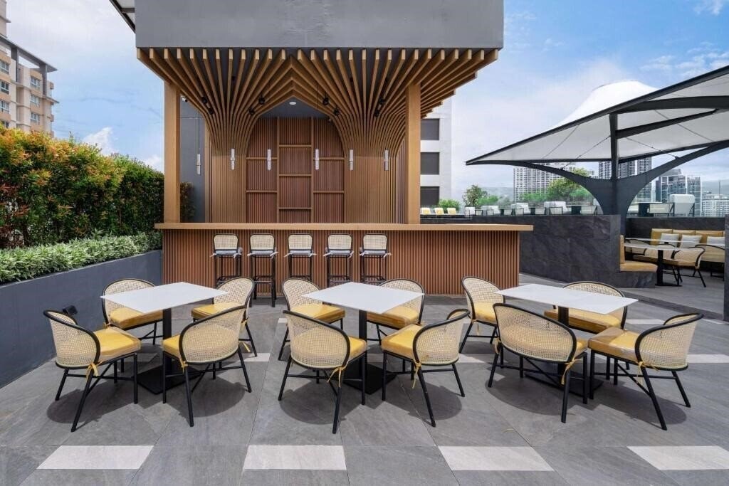 Фотографія Ramada Plaza By Wyndham Sukhumvit 48 4*