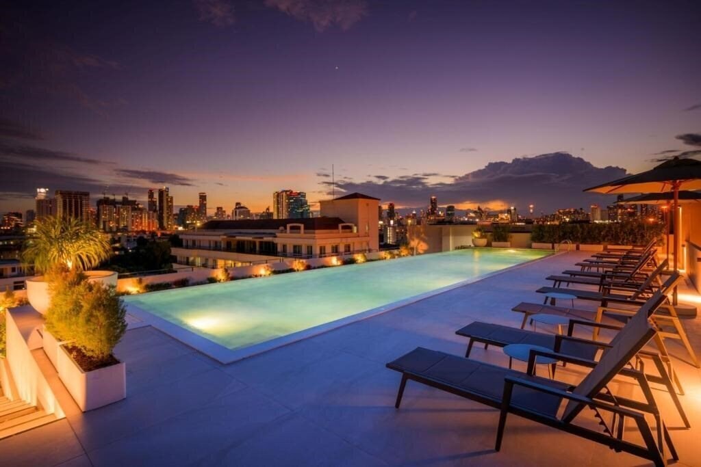 Готель Roys Hotel Bangkok 4*