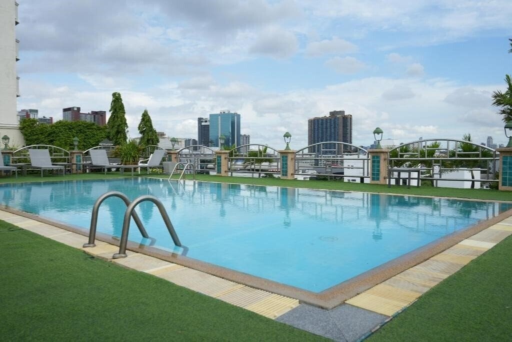 Готель Royal Suite Bangkok 4*