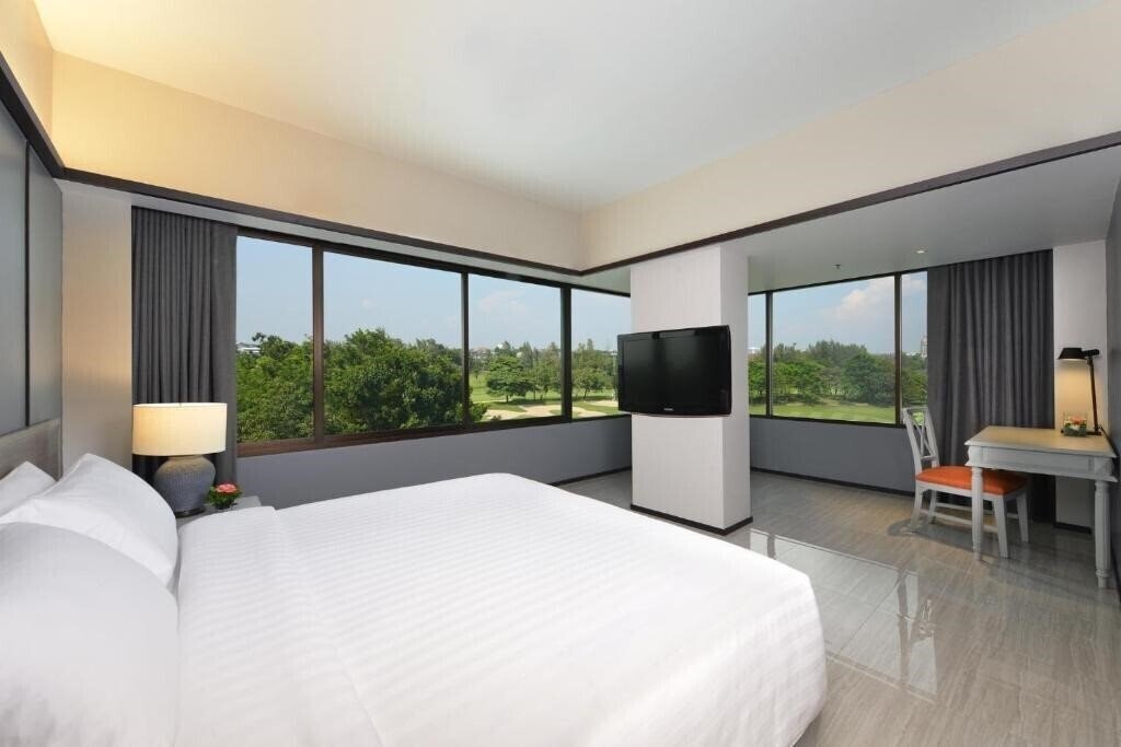 Отель Tinidee Hotel Golf Club 3*