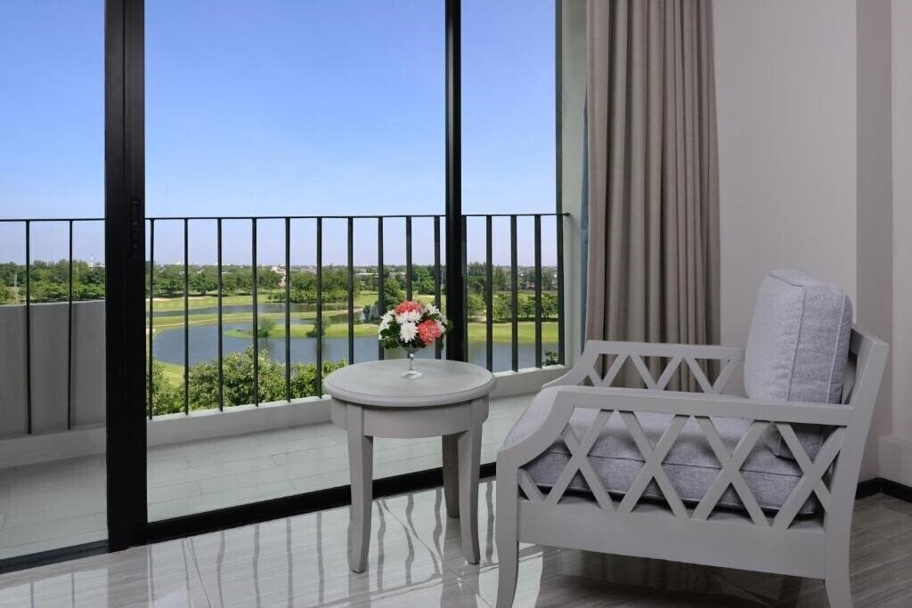 Изображение Tinidee Hotel Golf Club 3*