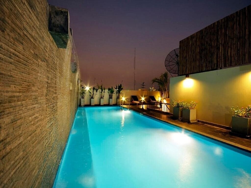Готель Sleep Withinn 3*