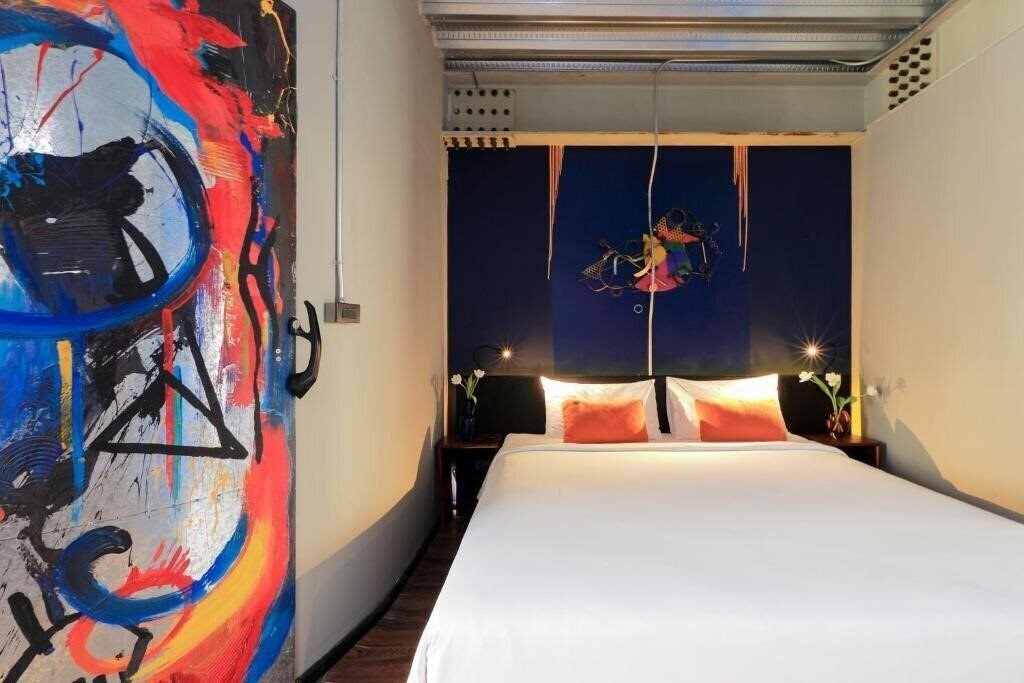 Фото Mestyle Garage Hotel 3*