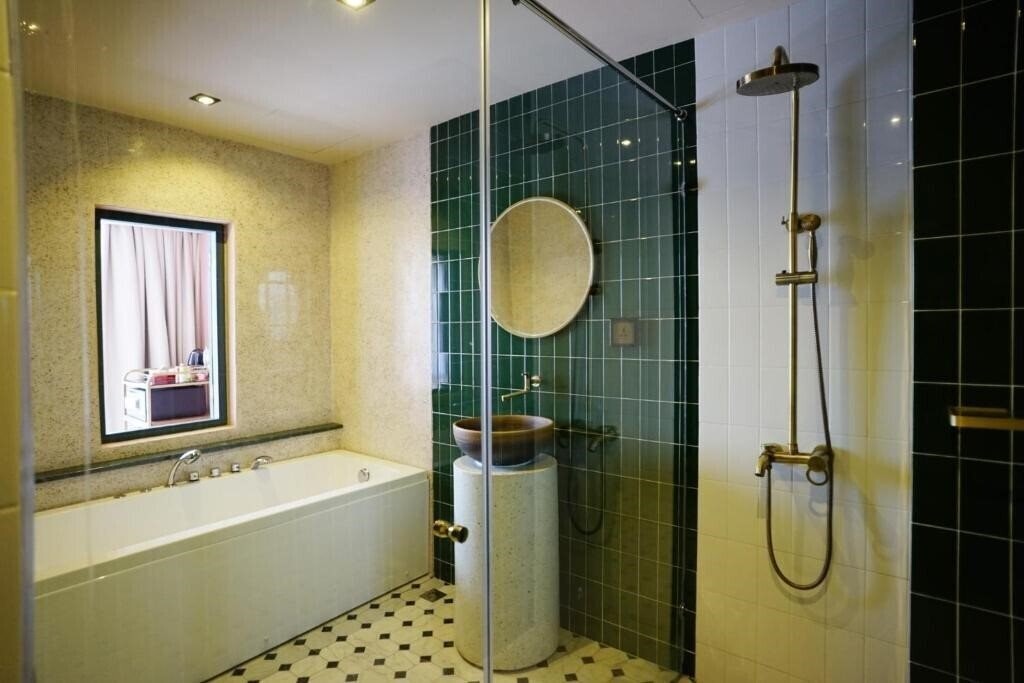Фотографія 4 Monkeys Hotel 3*