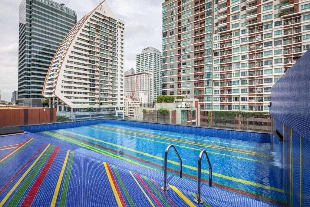 Отель Best Western Click Sathorn 11 Bangkok 4*