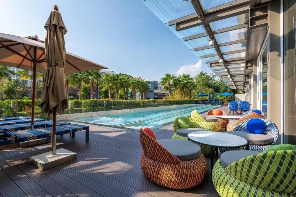 Отель Maitria Rama 9 Bangkok - A Chatrium Collection Hotel 4*