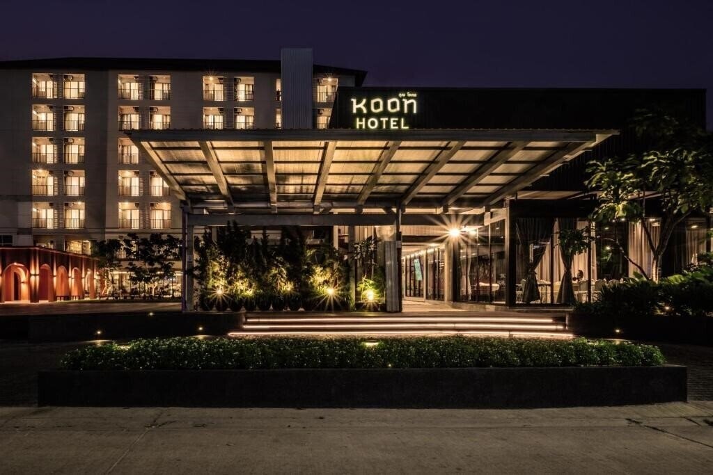 Готель Koon Hotel 3*