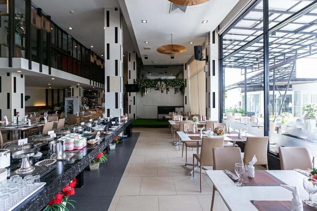 Фото Grand Ratchapruek Hotel 3*