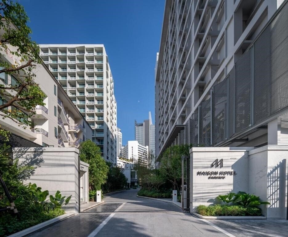 Отель Maison Hotel Bangkok 5*