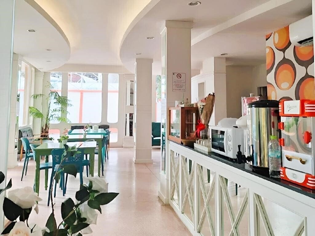 Отель Roomquest Pratunam Yesterday's Photo Hotel 3*