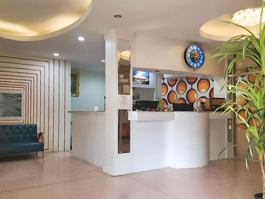 Картинка Roomquest Pratunam Yesterday's Photo Hotel 3*
