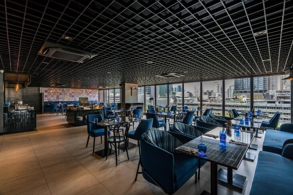 Зображення The Key Premier Hotel Sukhumvit 4*