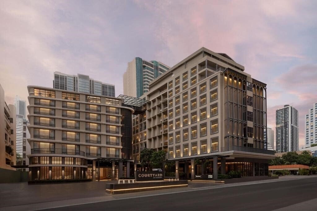 Отель Courtyard by Marriott Bangkok Sukhumvit 20 5*