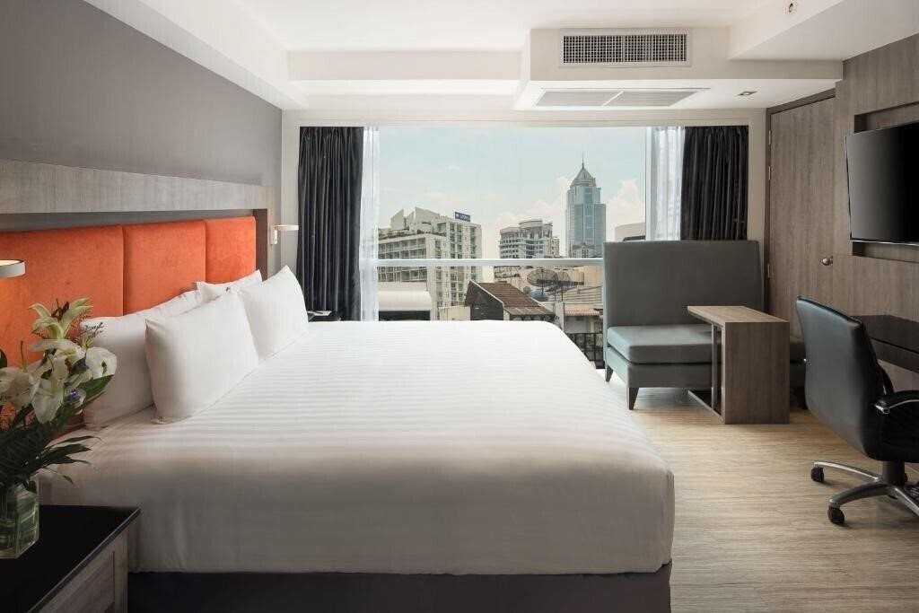 Готель Grand 5 Hotel & Plaza Sukhumvit Bangkok 4*